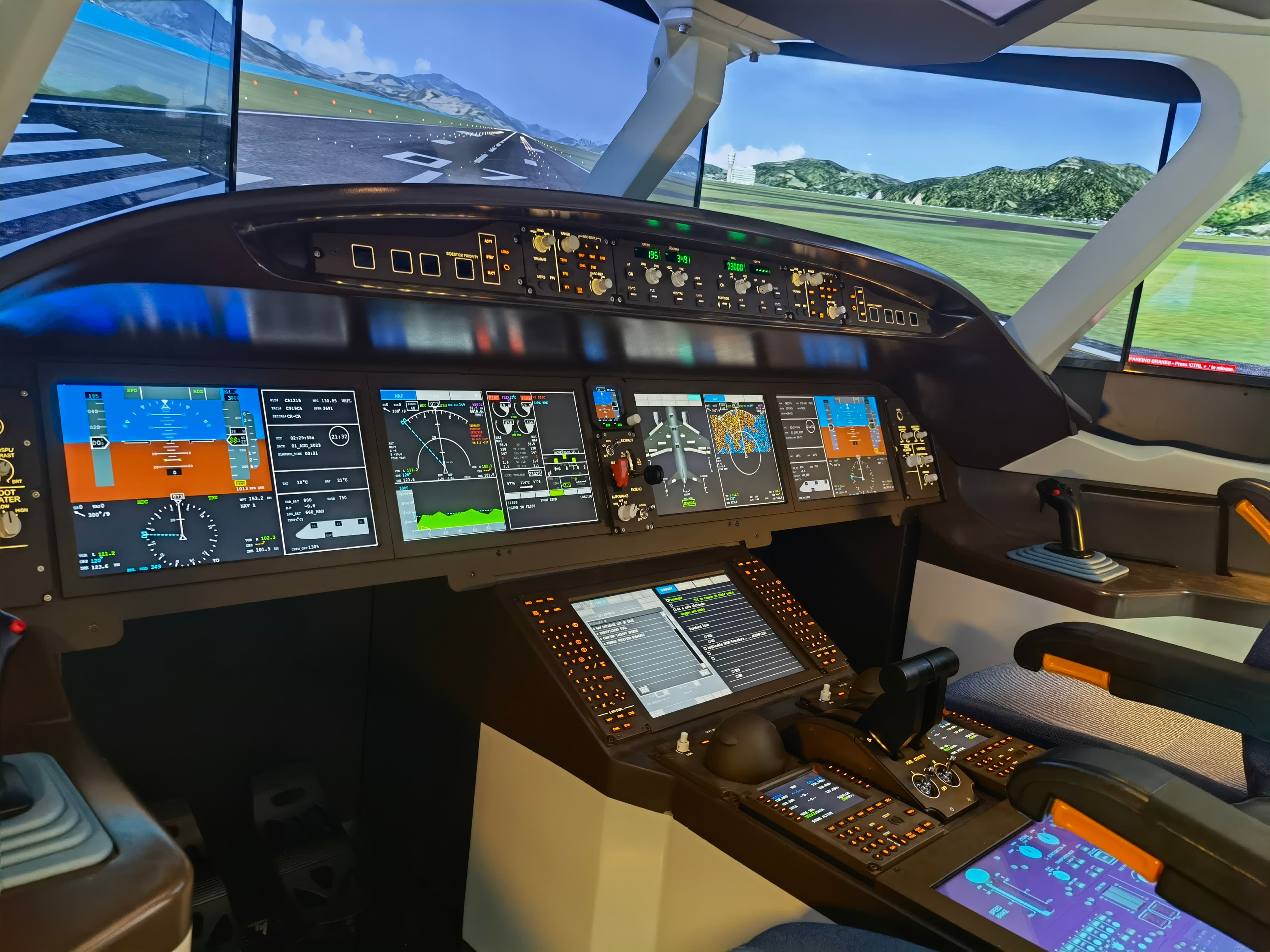 国产大飞机C919科教飞行模拟器CNFSimulator.C91EDU